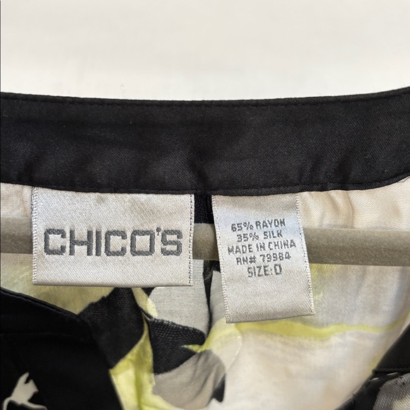 Chico's Black and White Blouse with Green Accents - Picture 4 of 4